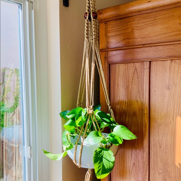 NEW Handmade Macrame Plant Hanger Tan - Picture 1 of 5
